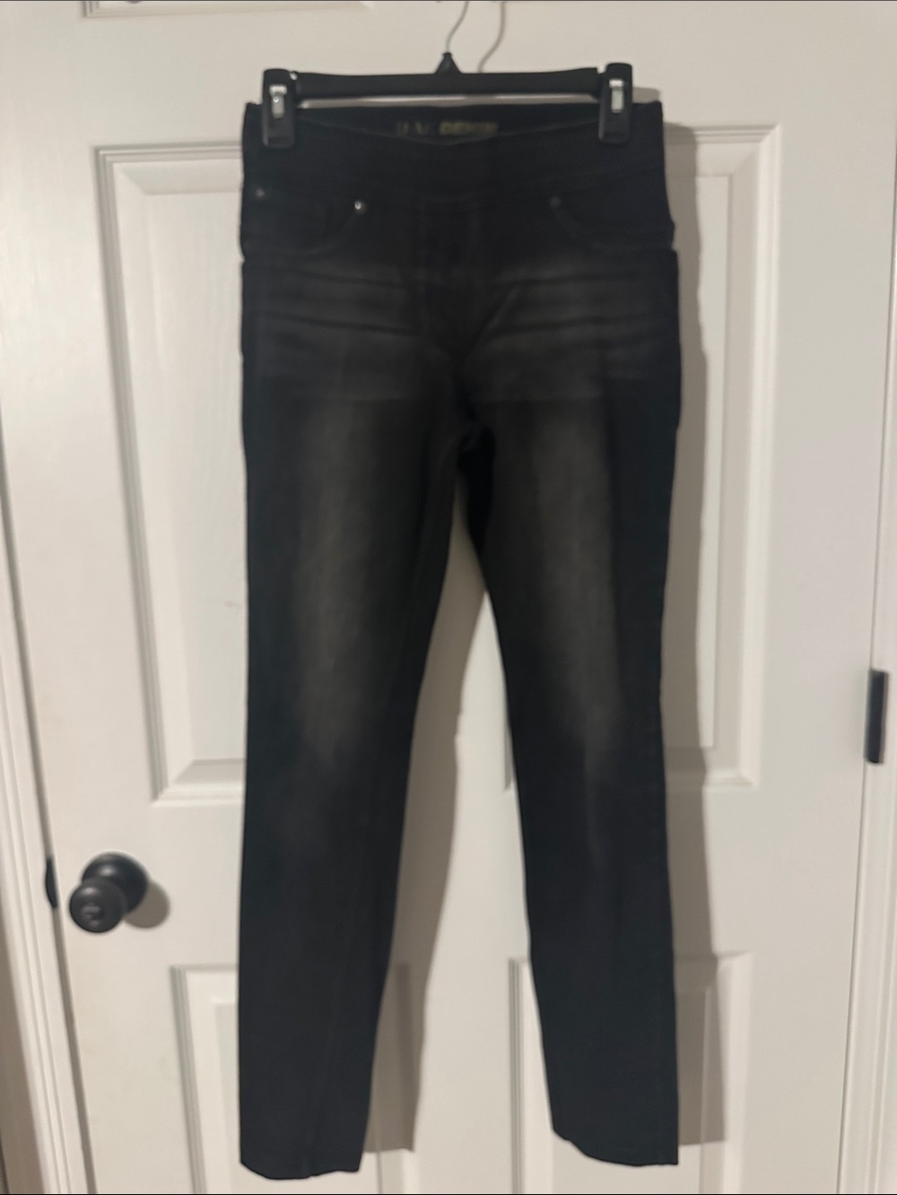 Peter Nygard Black Skinny Jeans with Subtle Fade